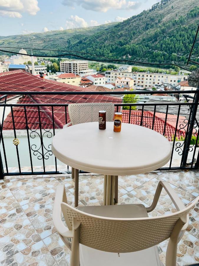 Nena'S Dashe House Berat Exterior photo