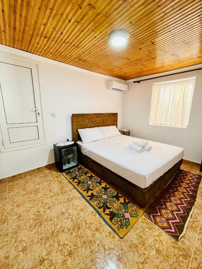 Nena'S Dashe House Berat Exterior photo